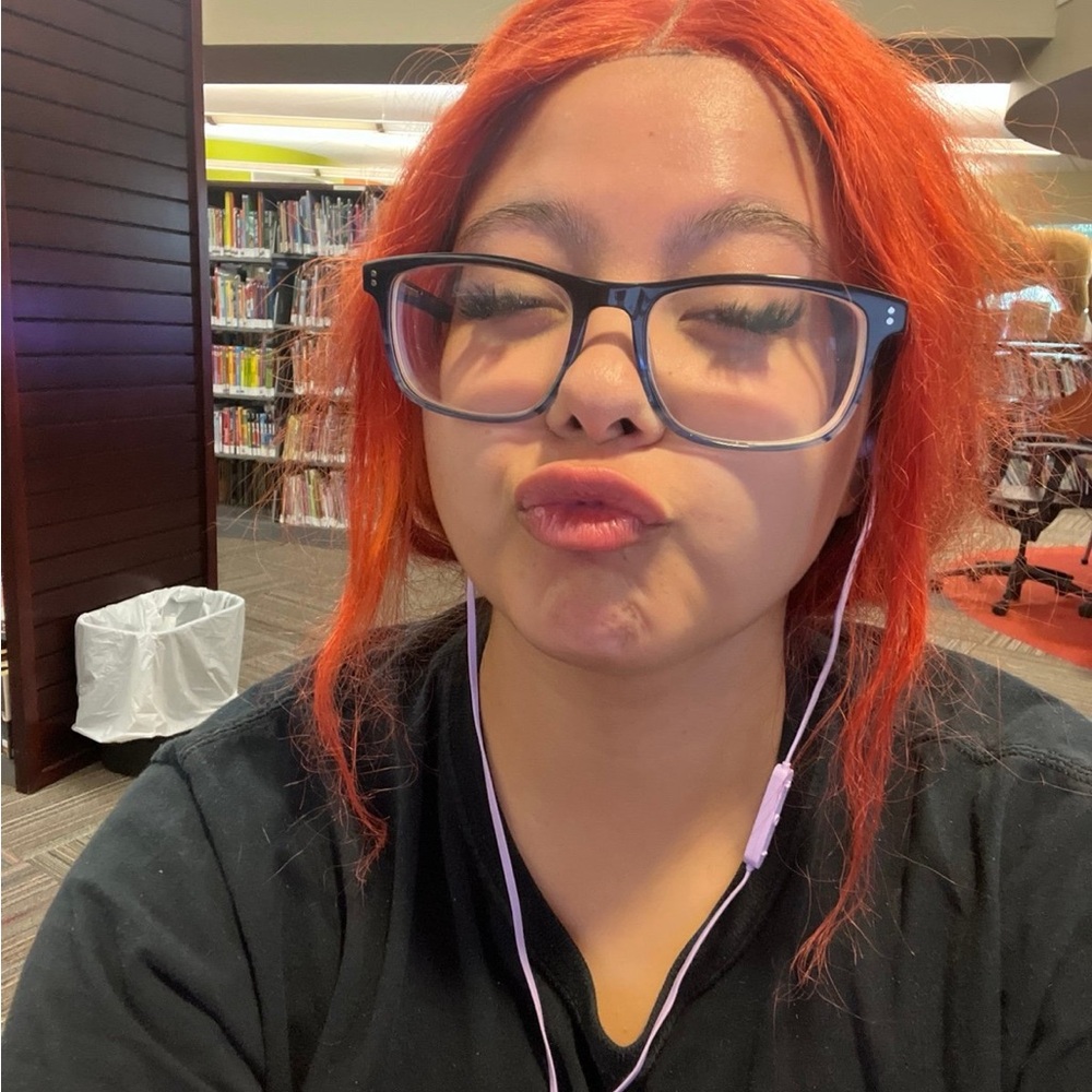 Red human wig - Picture 3 of 6